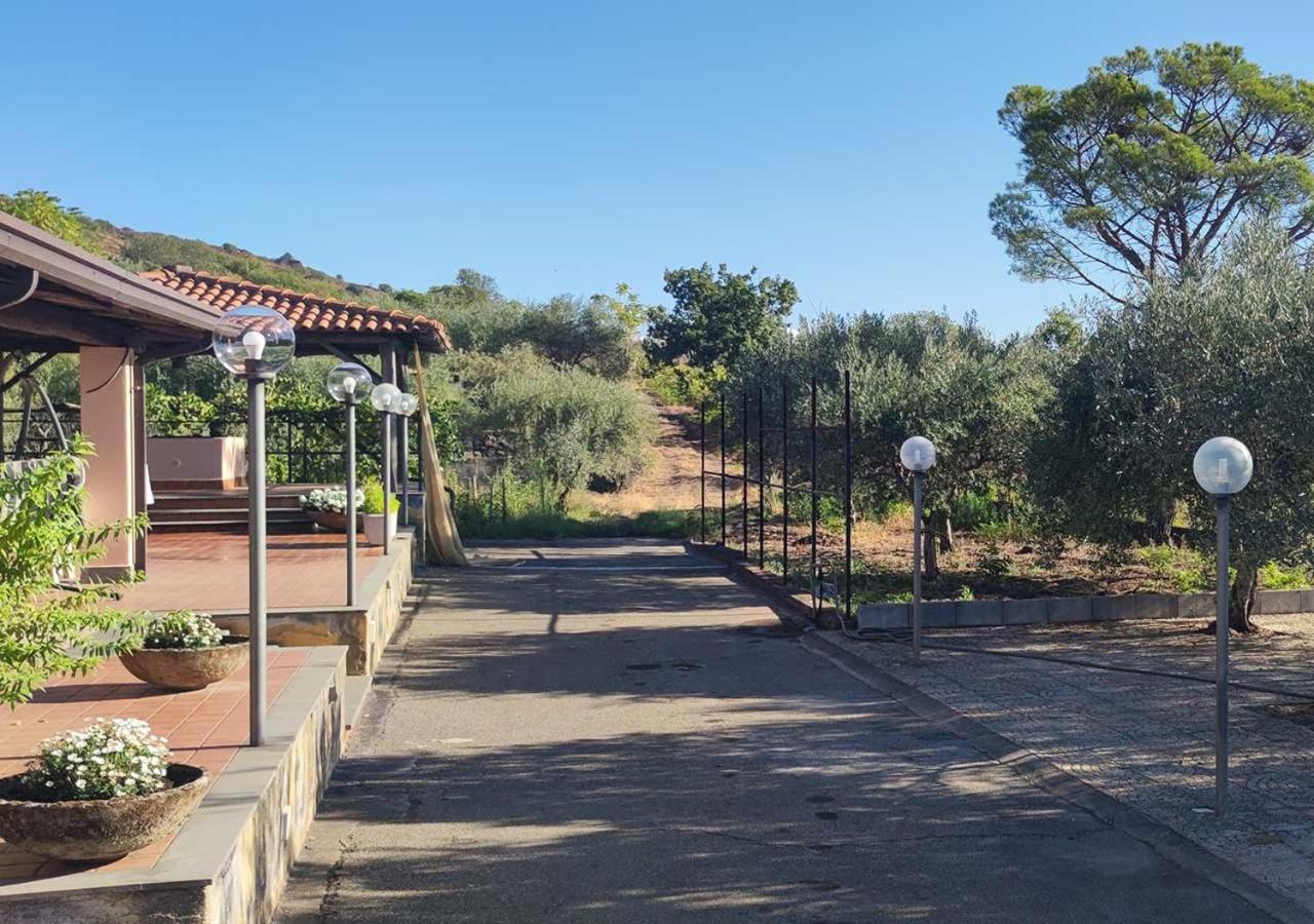 Peri Peri Etna Guest House Montargano Bagian luar foto