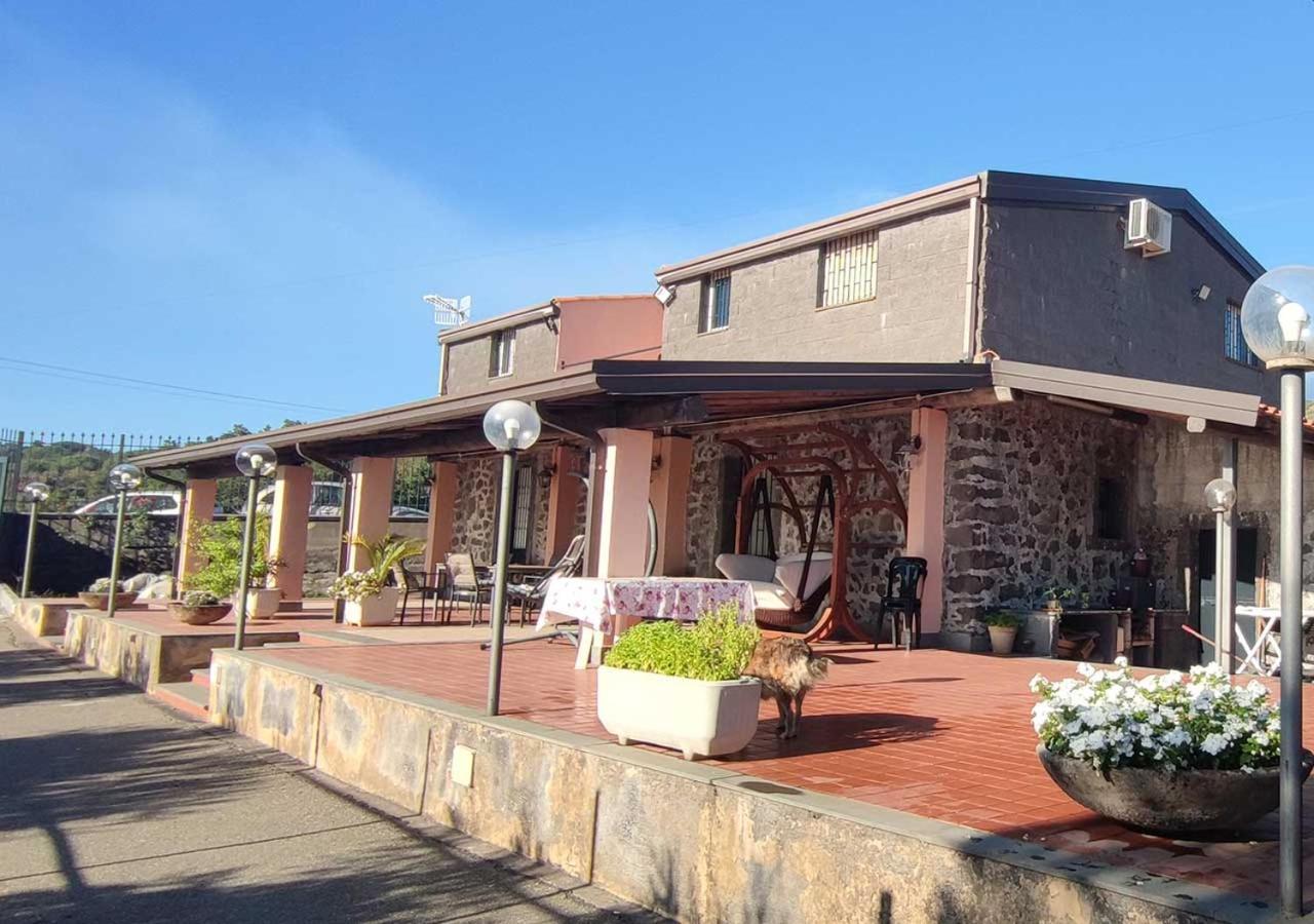 Peri Peri Etna Guest House Montargano Bagian luar foto