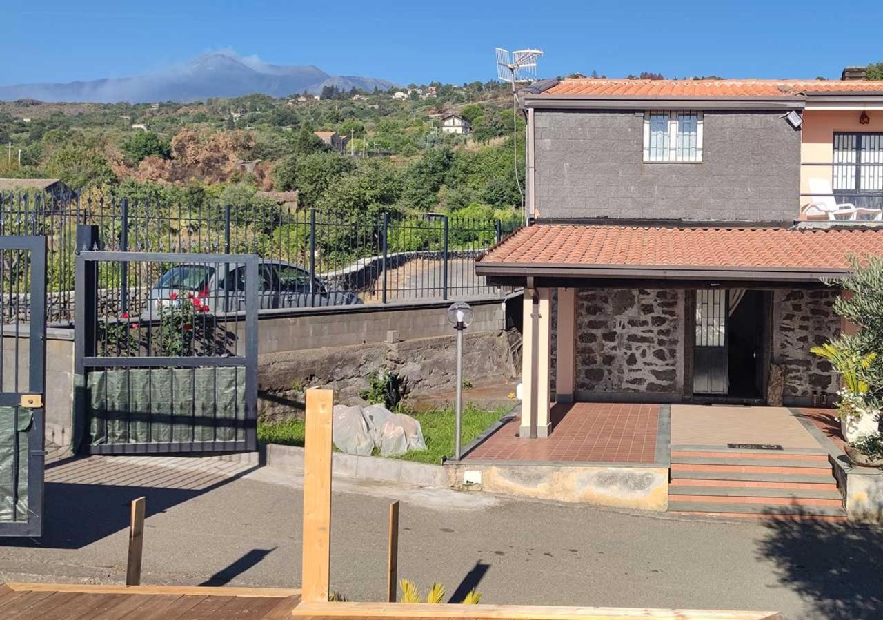 Peri Peri Etna Guest House Montargano Bagian luar foto