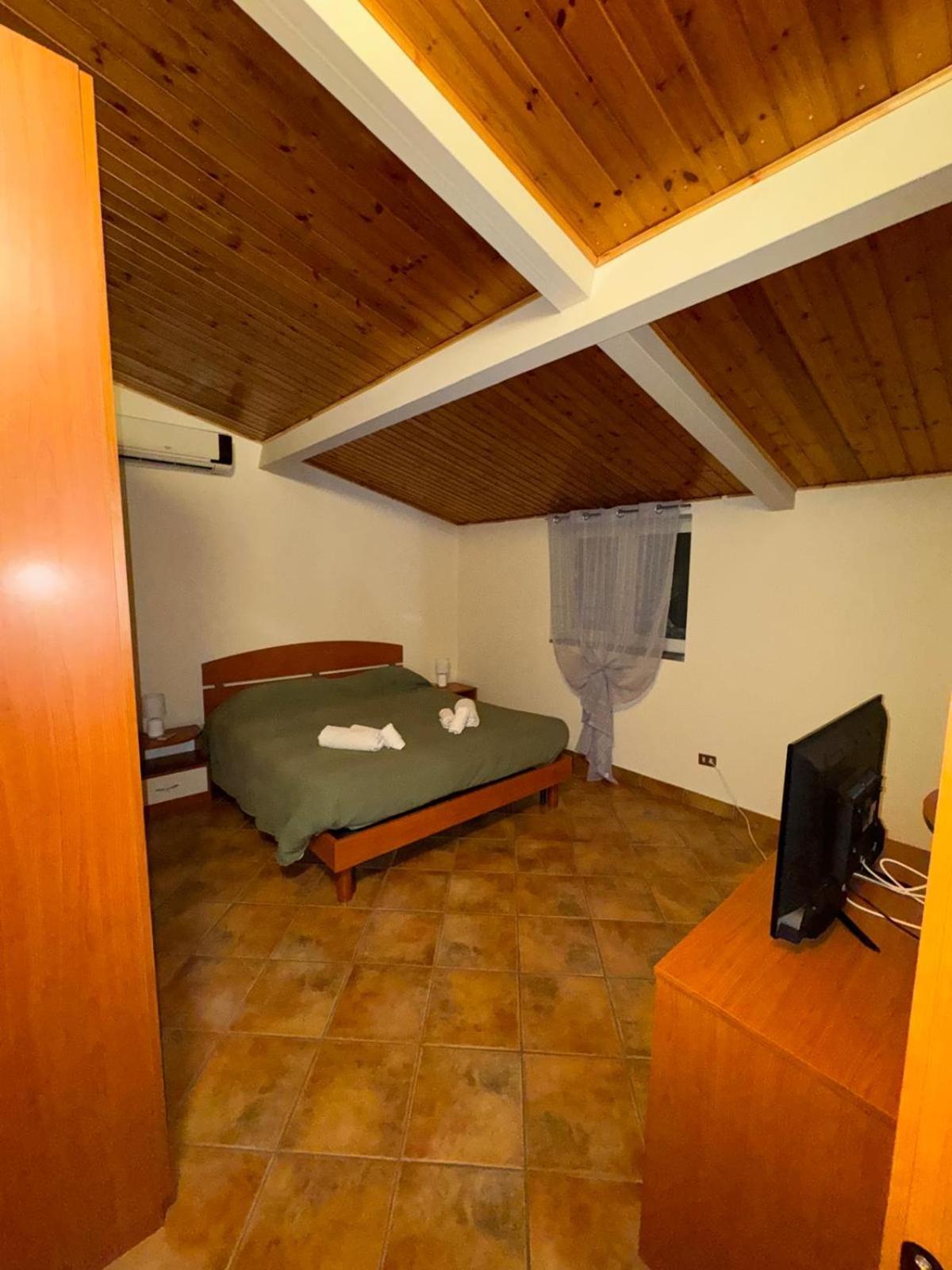 Peri Peri Etna Guest House Montargano Bagian luar foto